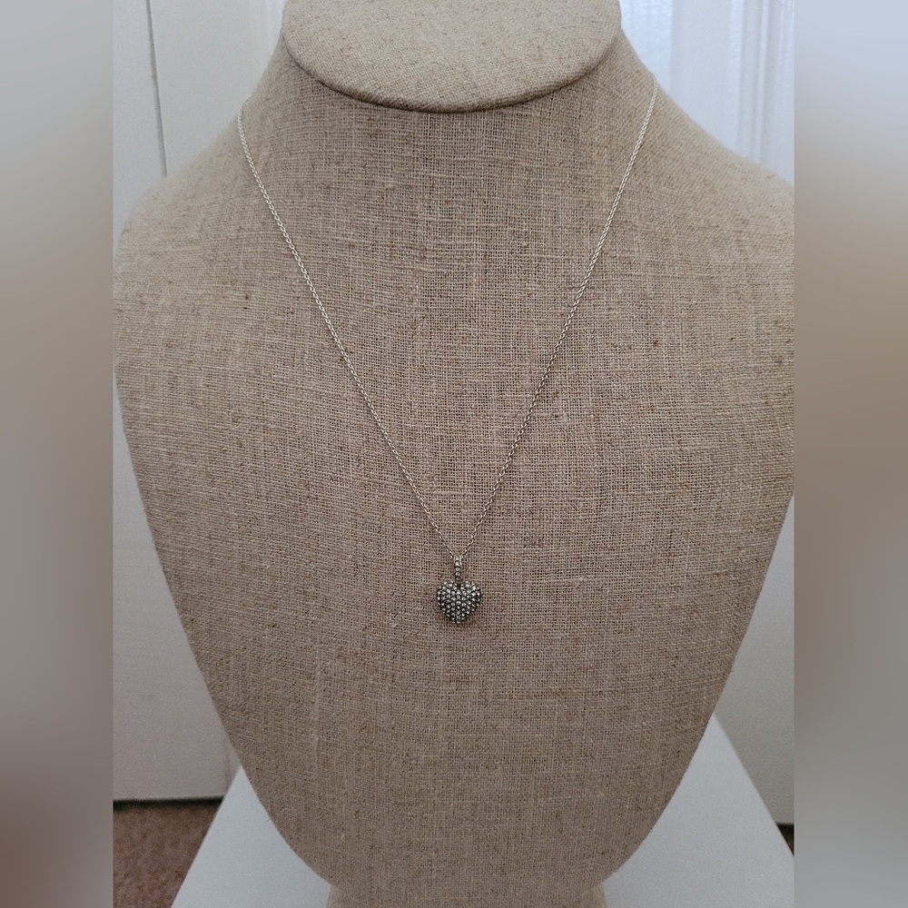 Stella & Dot Amour Pendant Necklace